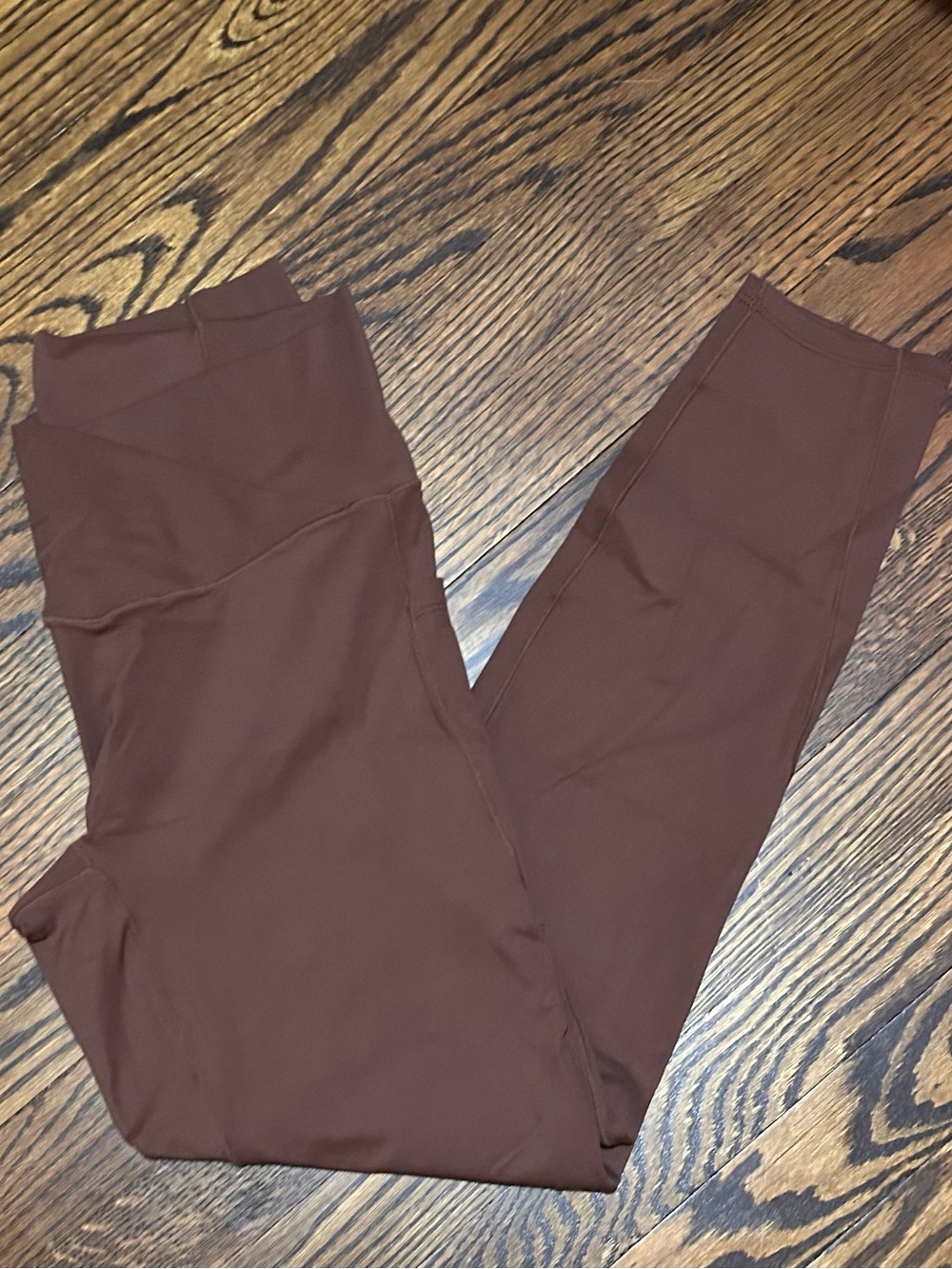 NWT Halara cropped leggings